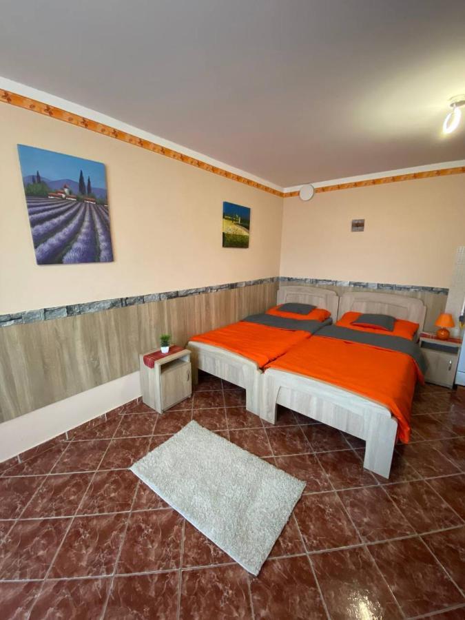 Hajnal Apartman Hajdúszoboszló Εξωτερικό φωτογραφία